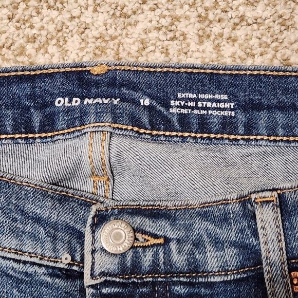 Old Navy Extra High-Rise Straight Jeans - Picture 5 of 5